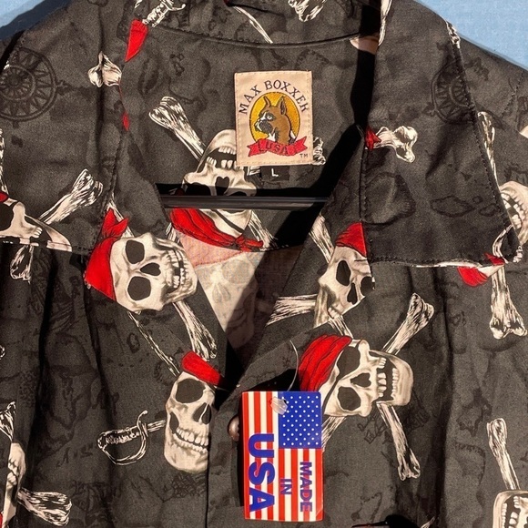 Mens Max Boxxer button down shirt. Large. Skulls - Picture 2 of 4